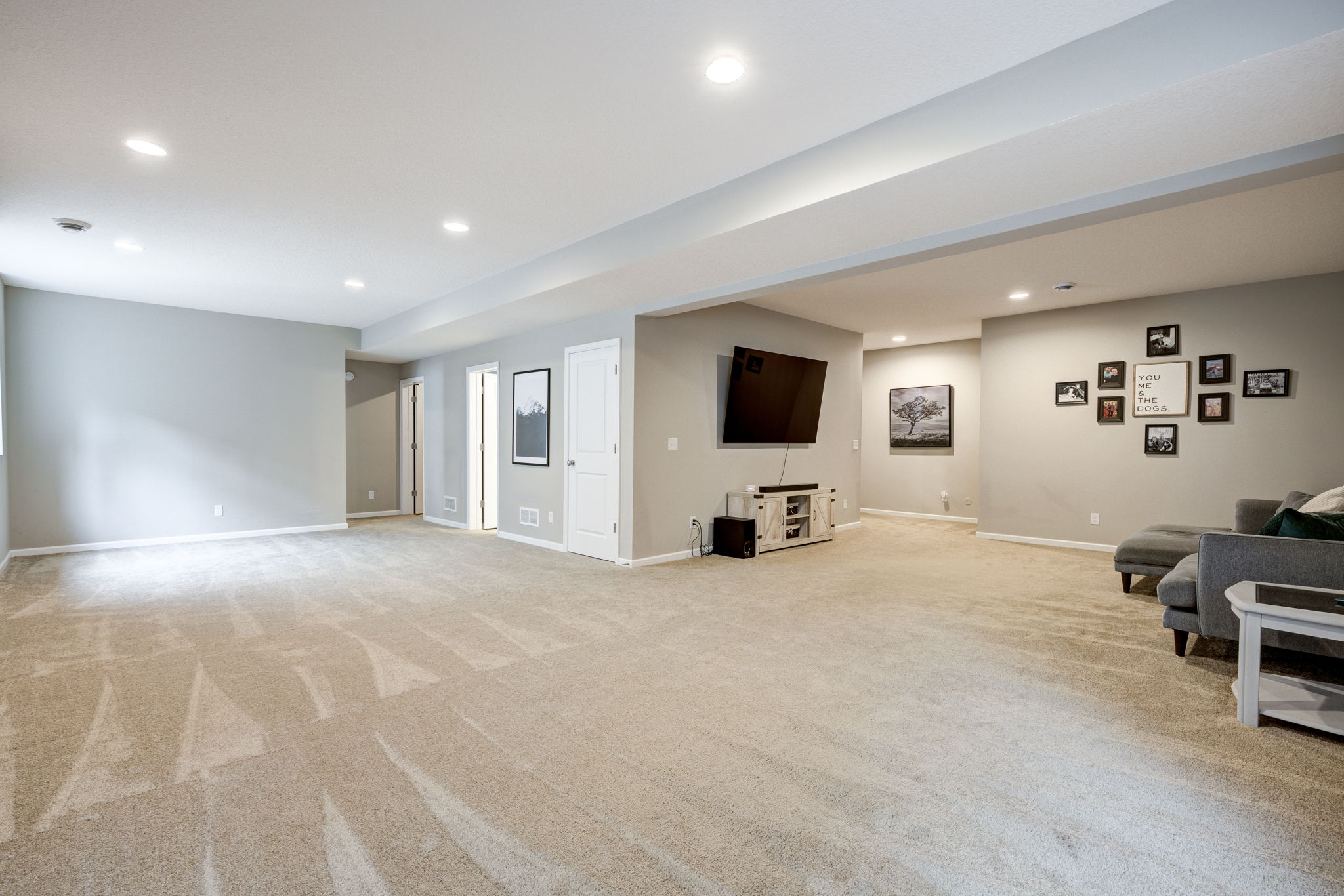 19 Family room