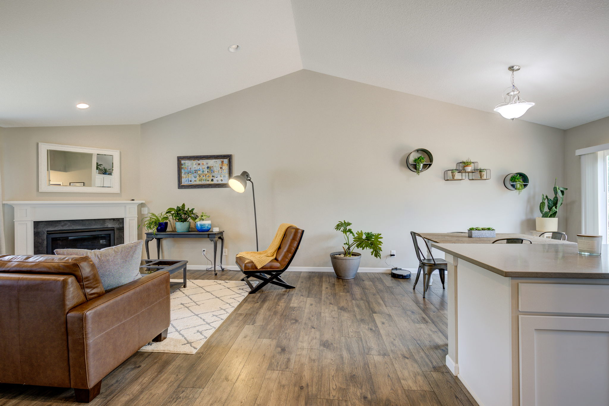 6 Living room