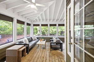  Photo 77