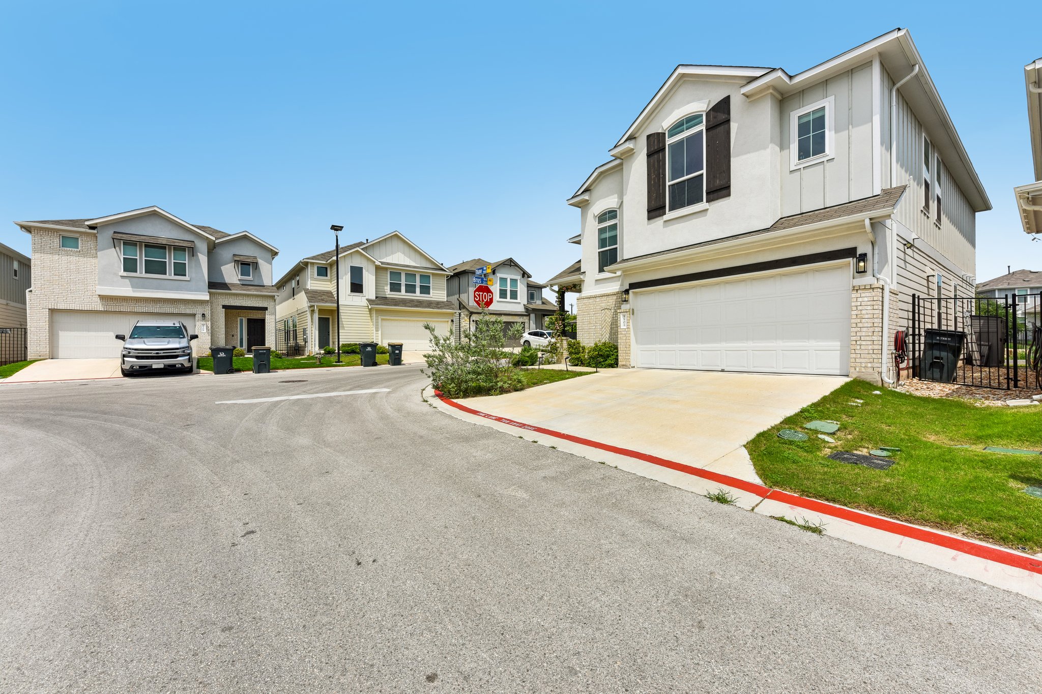Thane Way 91-S2804-002.jpg