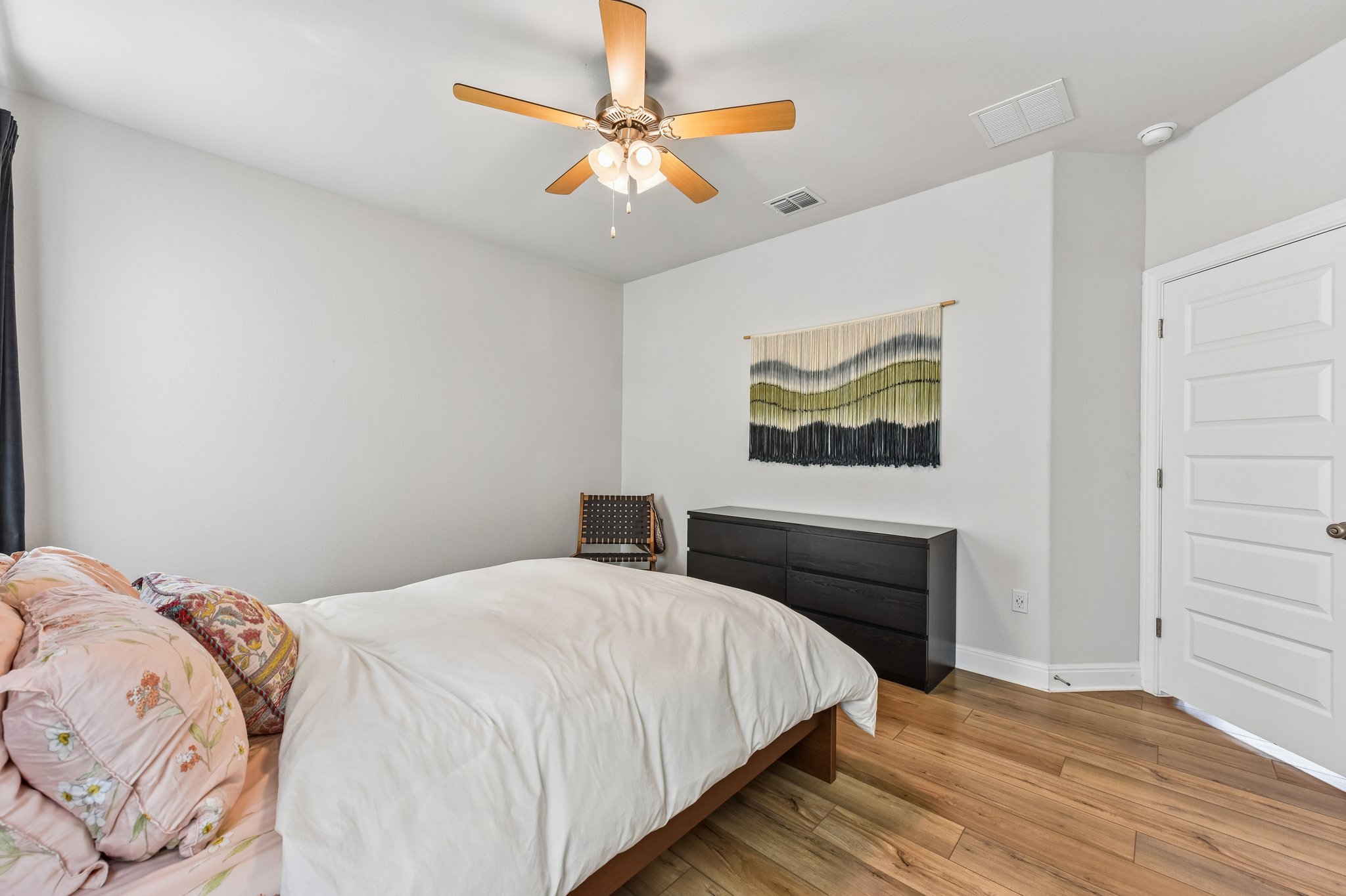 Thane Way 91-S2804-017.jpg
