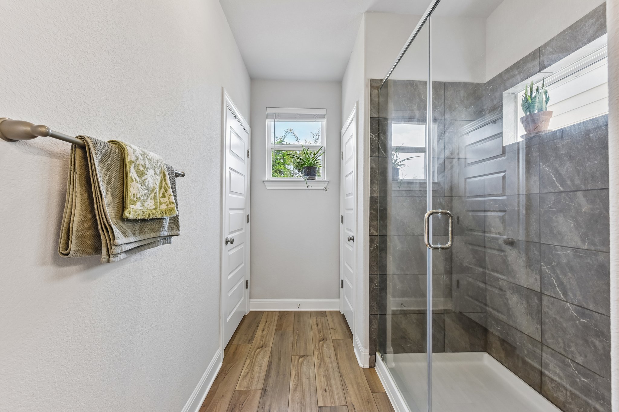 Thane Way 91-S2804-019.jpg
