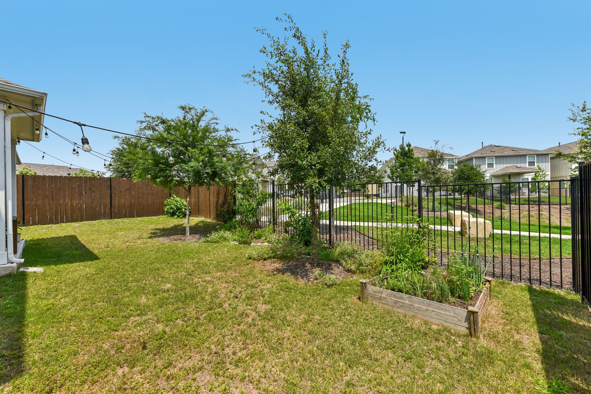Thane Way 91-S2804-033.jpg
