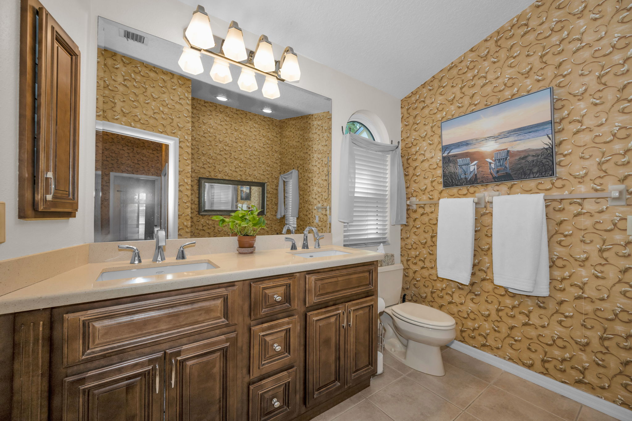 Primary Bathroom 1b