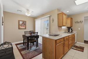 Kitchen/Breakfast Area