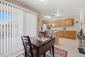 Kitchen/Breakfast Area