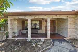 Canterbury Dr-L1609-004.jpg