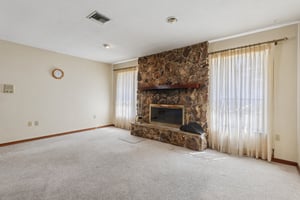 Canterbury Dr-L1609-016.jpg