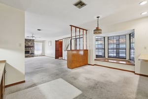 Canterbury Dr-L1609-018.jpg