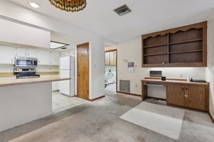 Canterbury Dr-L1609-021.jpg