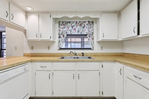 Canterbury Dr-L1609-023.jpg