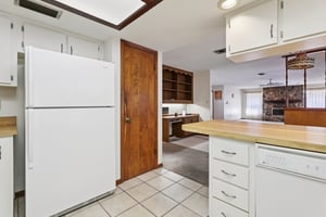 Canterbury Dr-L1609-024.jpg