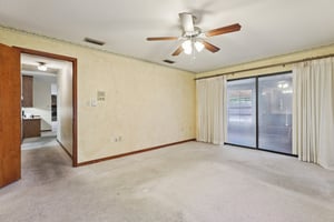 Canterbury Dr-L1609-031.jpg