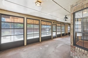 Canterbury Dr-L1609-034.jpg