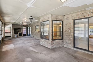 Canterbury Dr-L1609-035.jpg