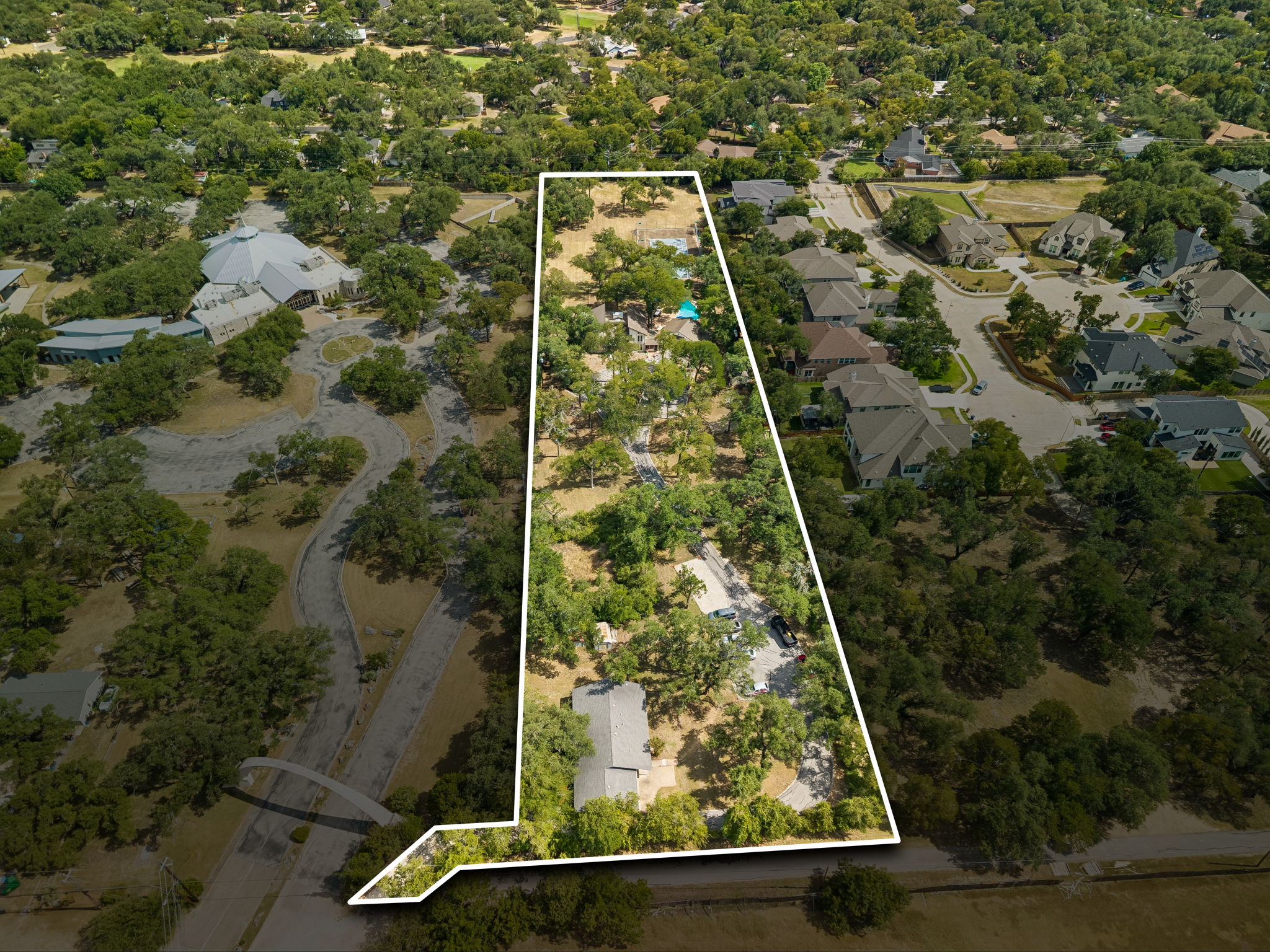 Aerial view. *Lot lines are not exact and are for illustration purposes only.