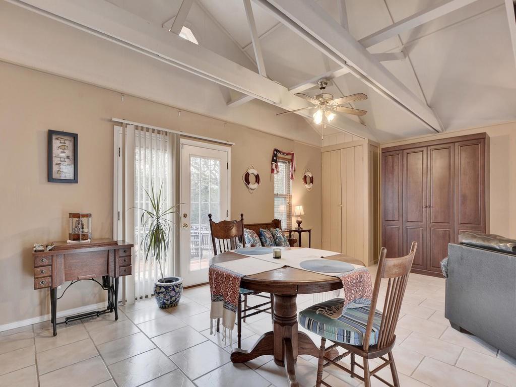 Garage Studio Apartment Dining Space