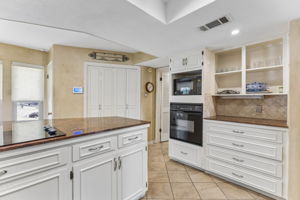 Main House: Kitchen