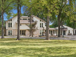 Main House with 5 Bedrooms and 3.5 Bathrooms. Plus a Garage Apartment Studio with Kitchenette. Addtl 1 Bed 1 Bath.