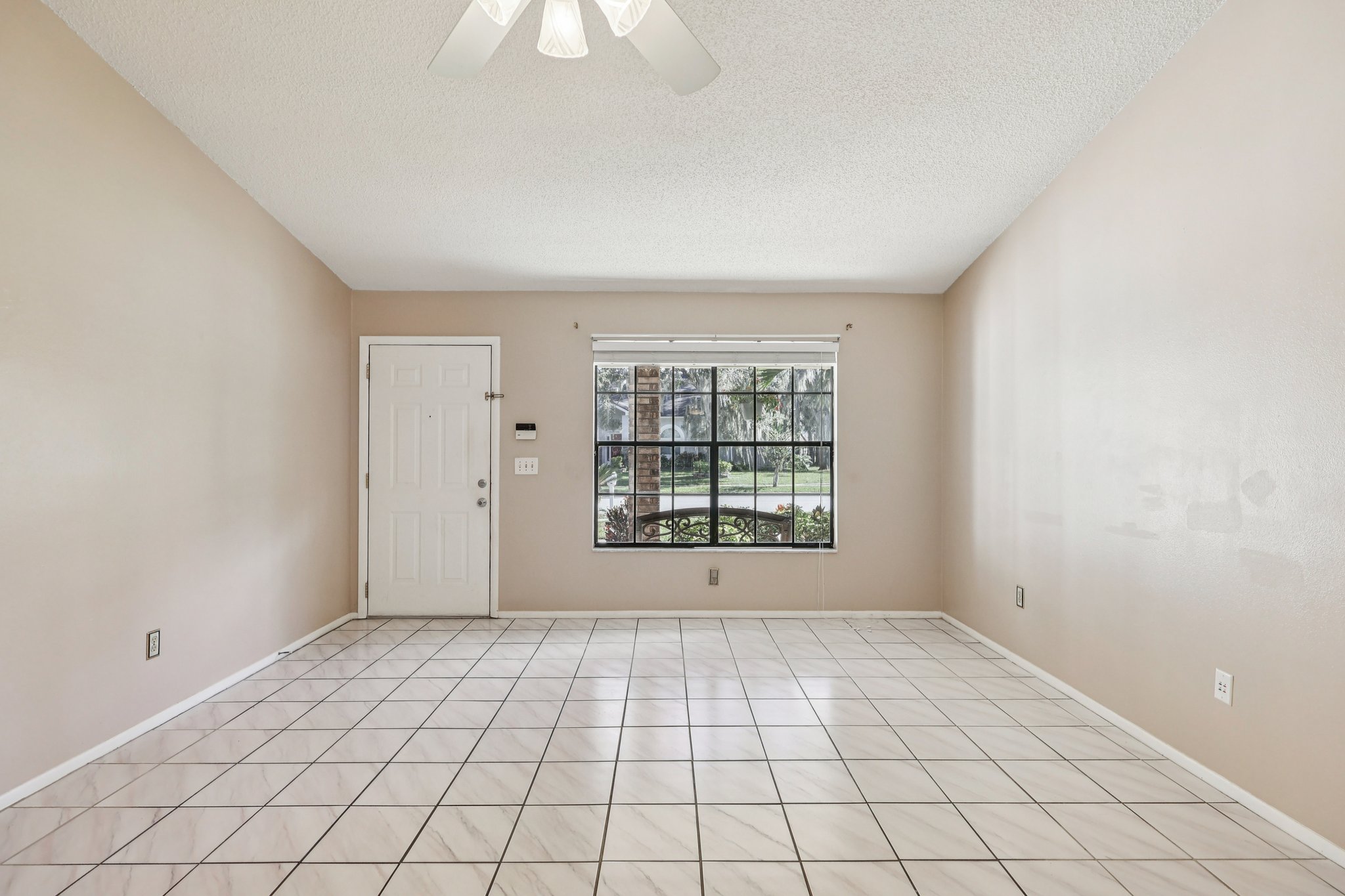 Chesham Dr-S1710-008.jpg