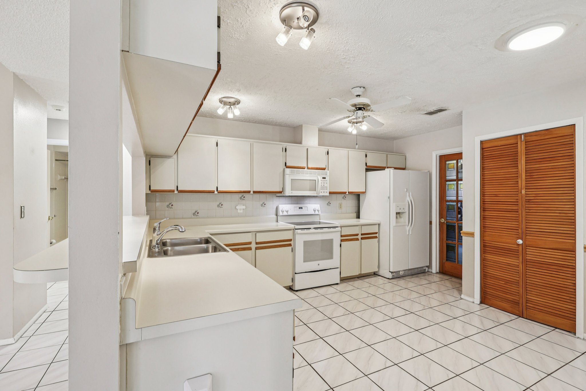 Chesham Dr-S1710-018.jpg