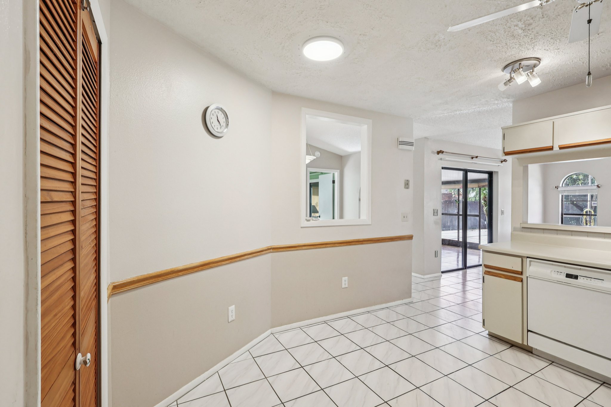 Chesham Dr-S1710-020.jpg