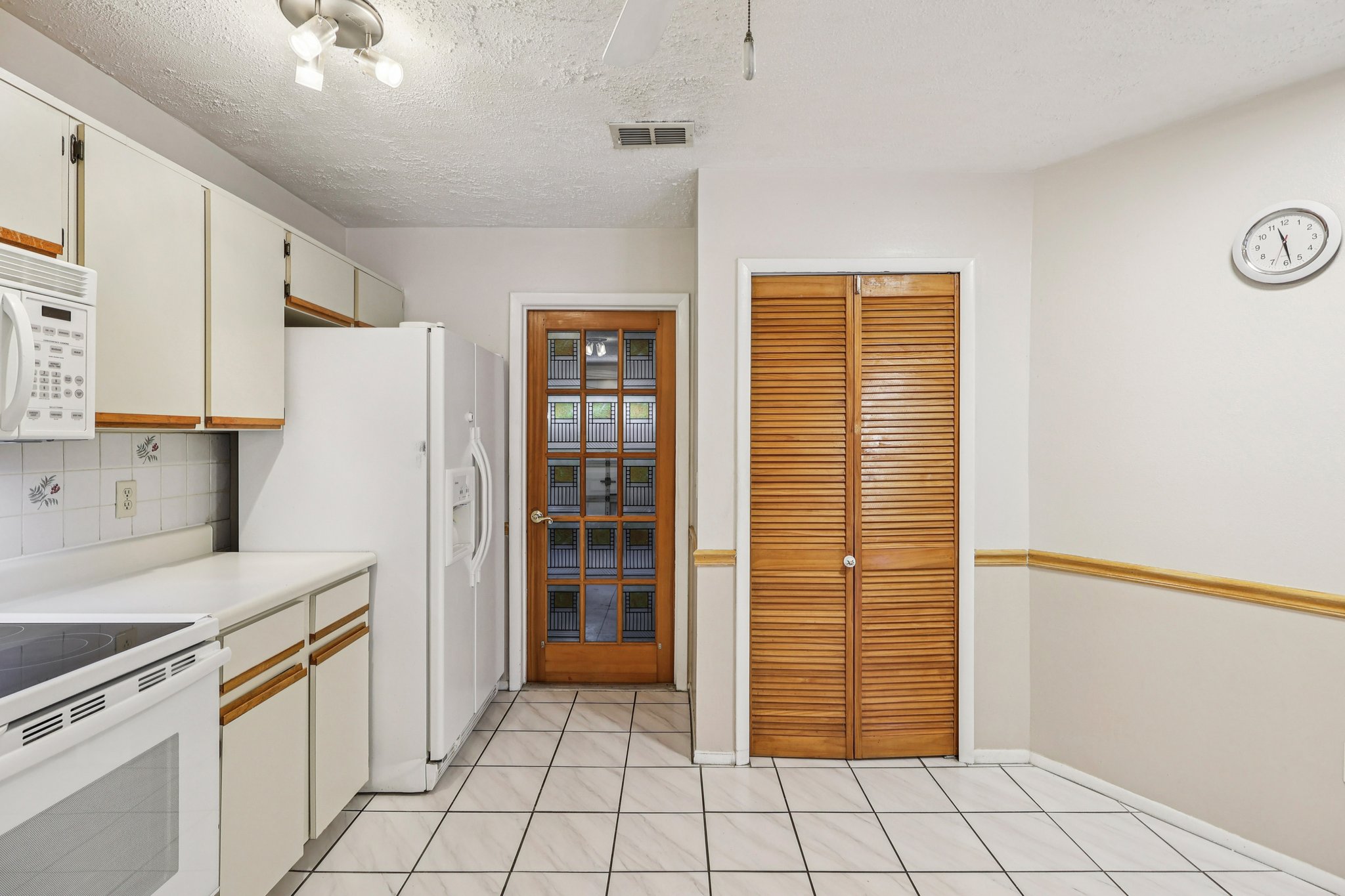 Chesham Dr-S1710-022.jpg