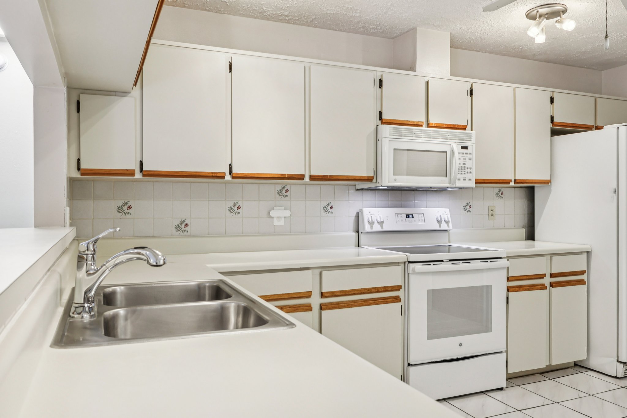 Chesham Dr-S1710-024.jpg