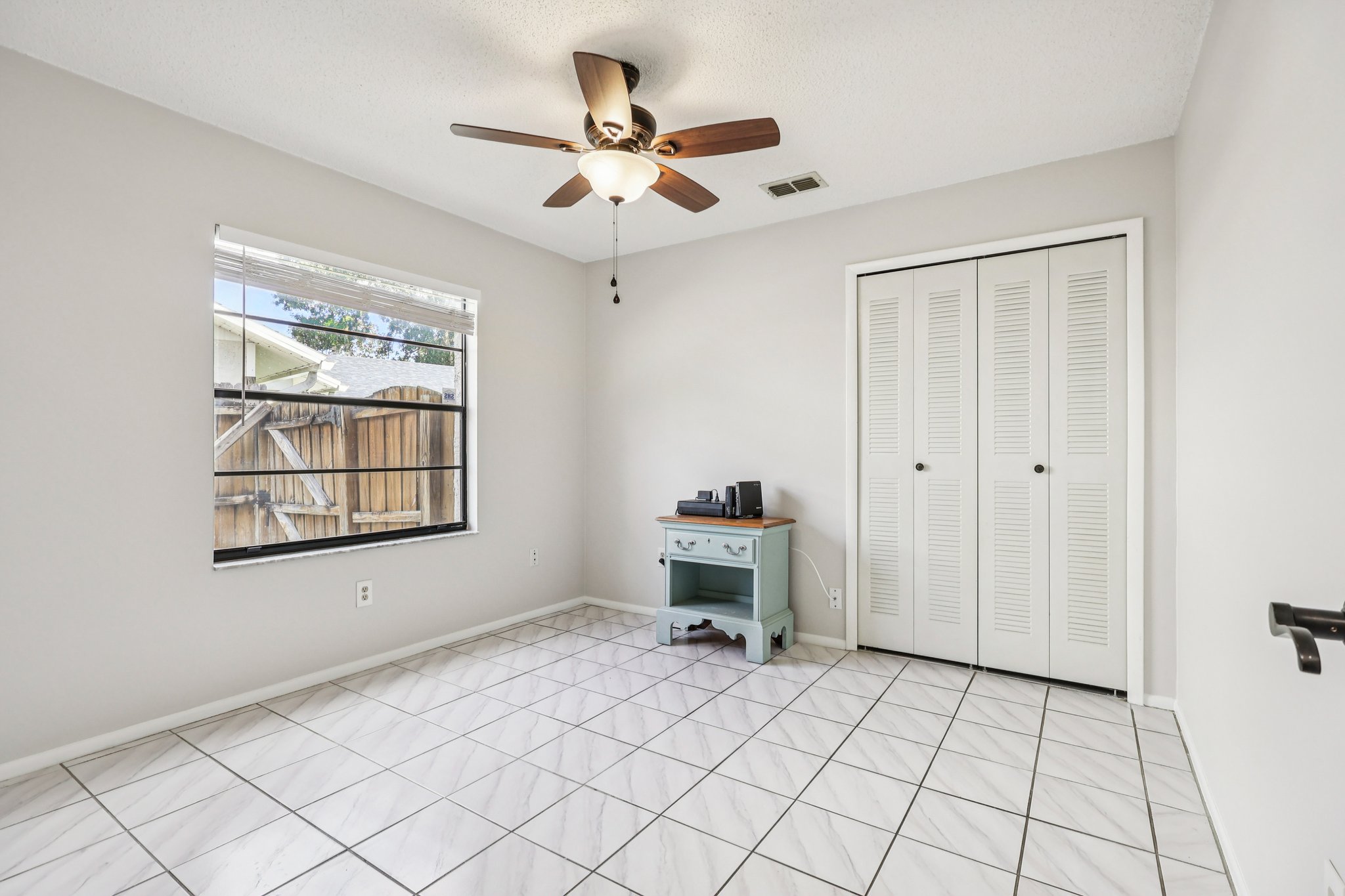 Chesham Dr-S1710-035.jpg