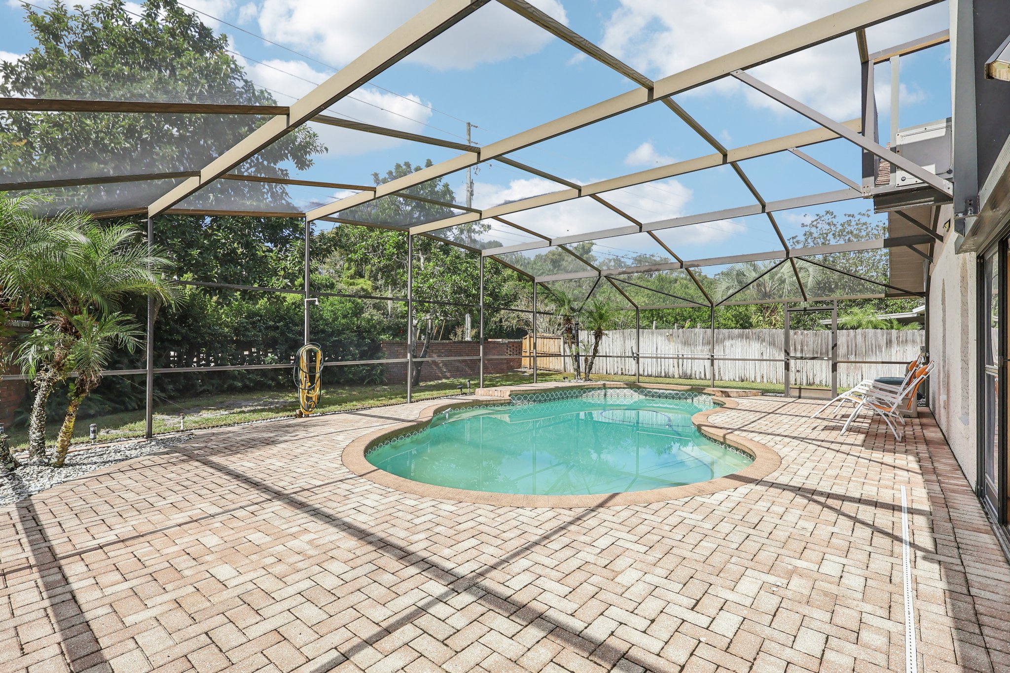 Chesham Dr-S1710-039.jpg