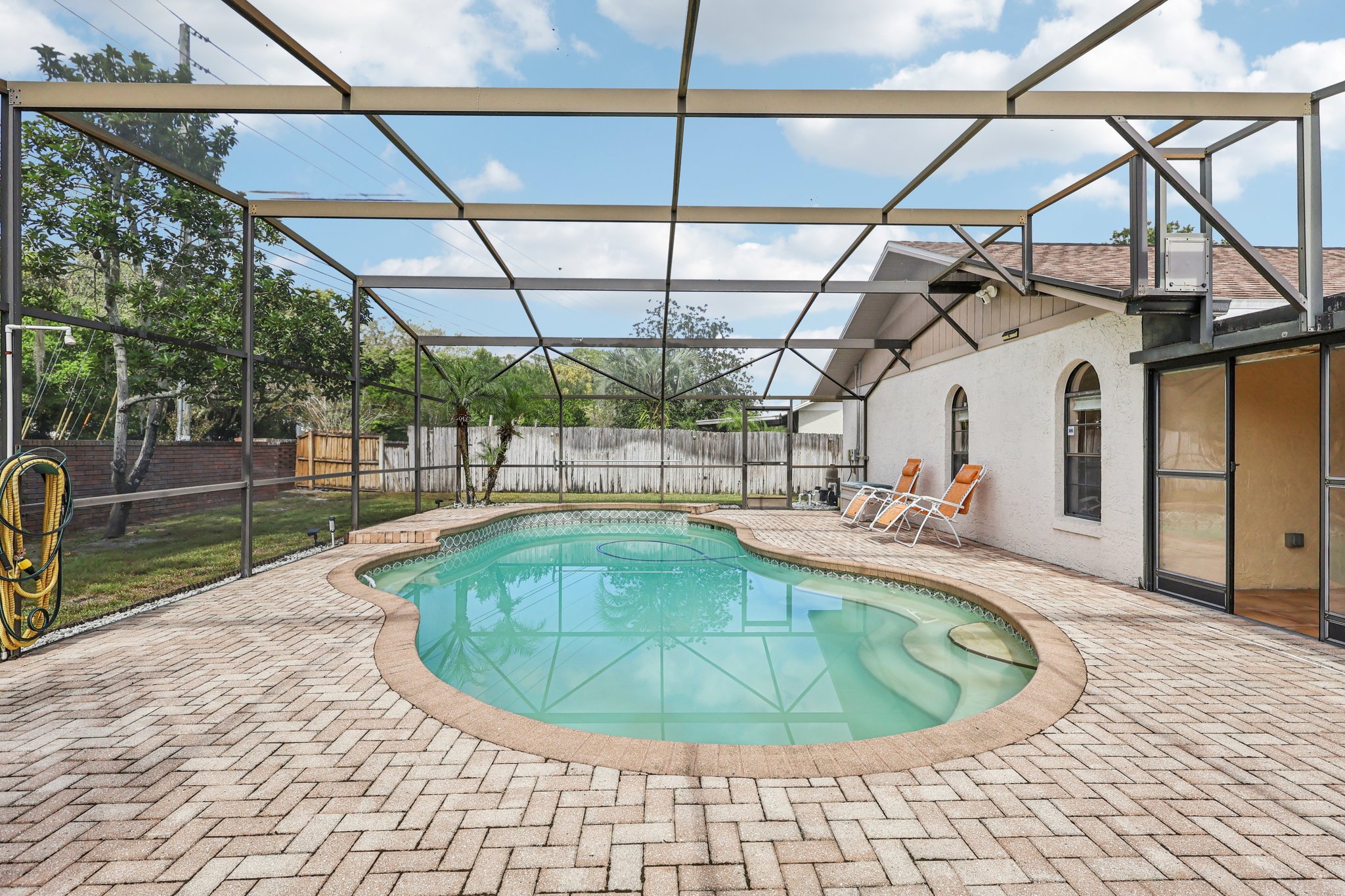 Chesham Dr-S1710-040.jpg