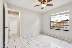 Chesham Dr-S1710-036.jpg