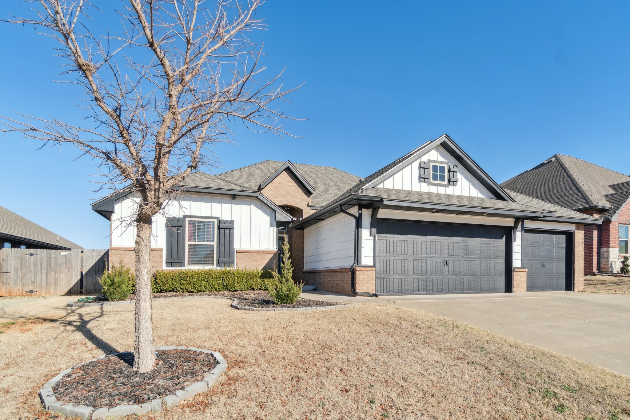 9913 NW 143rd St_002.jpg