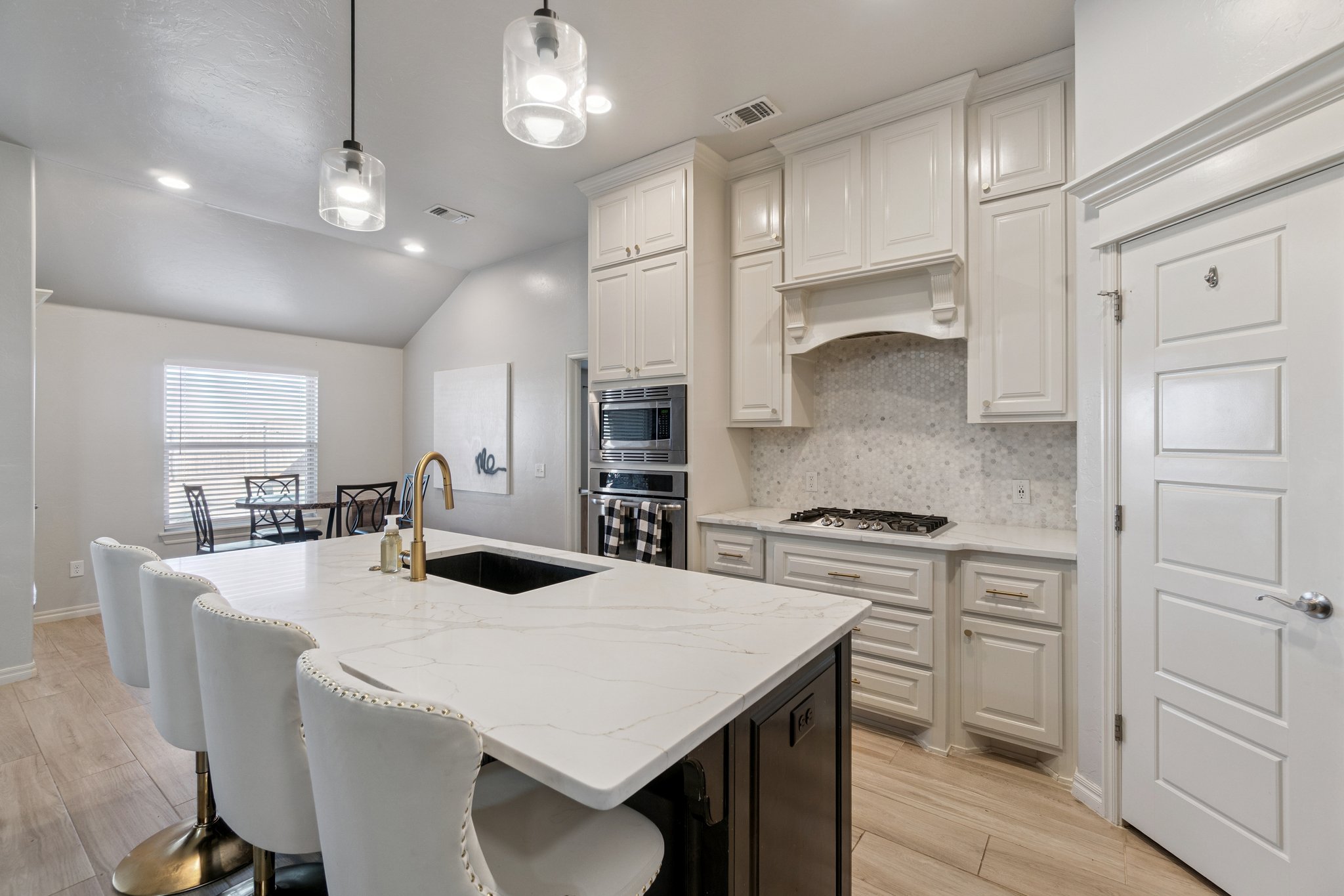 9913 NW 143rd St_019.jpg