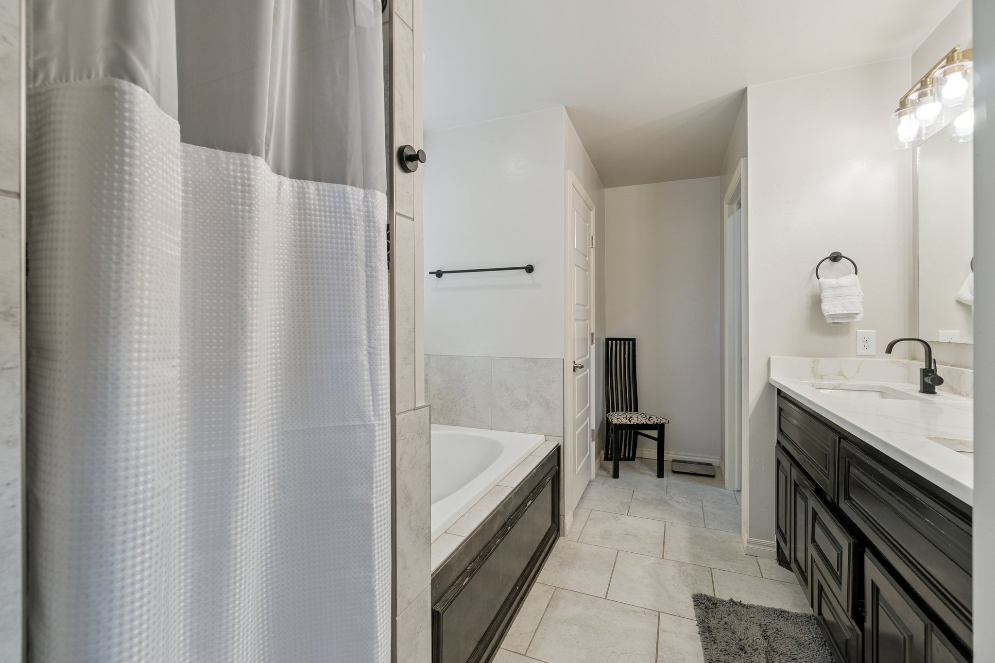 9913 NW 143rd St_032.jpg