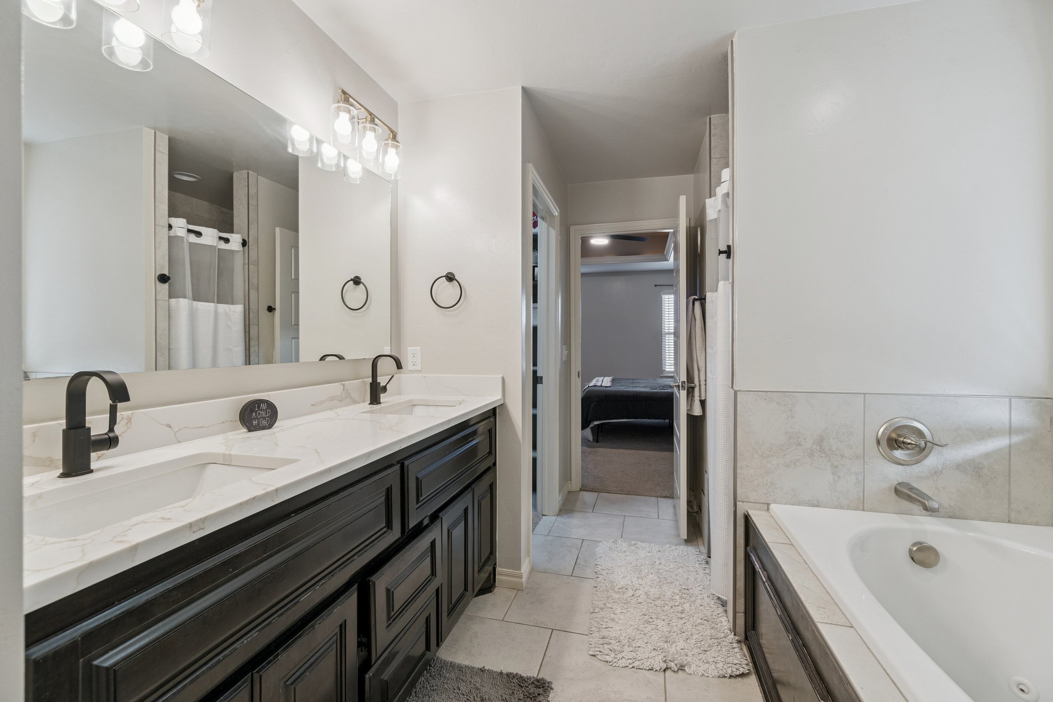 9913 NW 143rd St_035.jpg