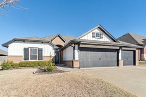 9913 NW 143rd St_003.jpg