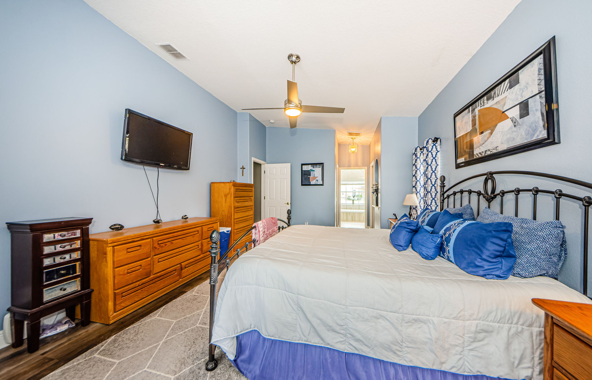 Master Bedroom 1d-2