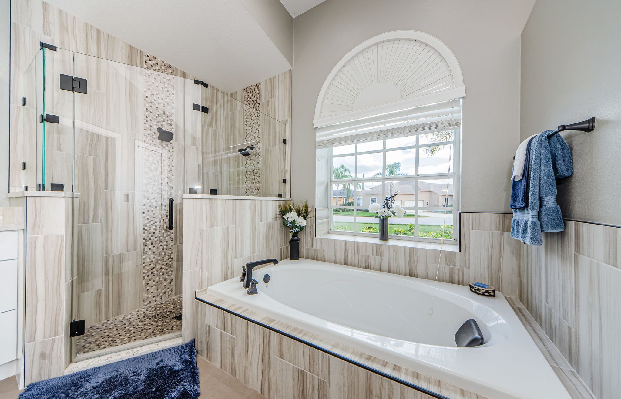 Master Bathroom 1d