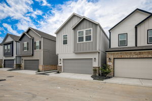 9916 Storehouse Dr-001