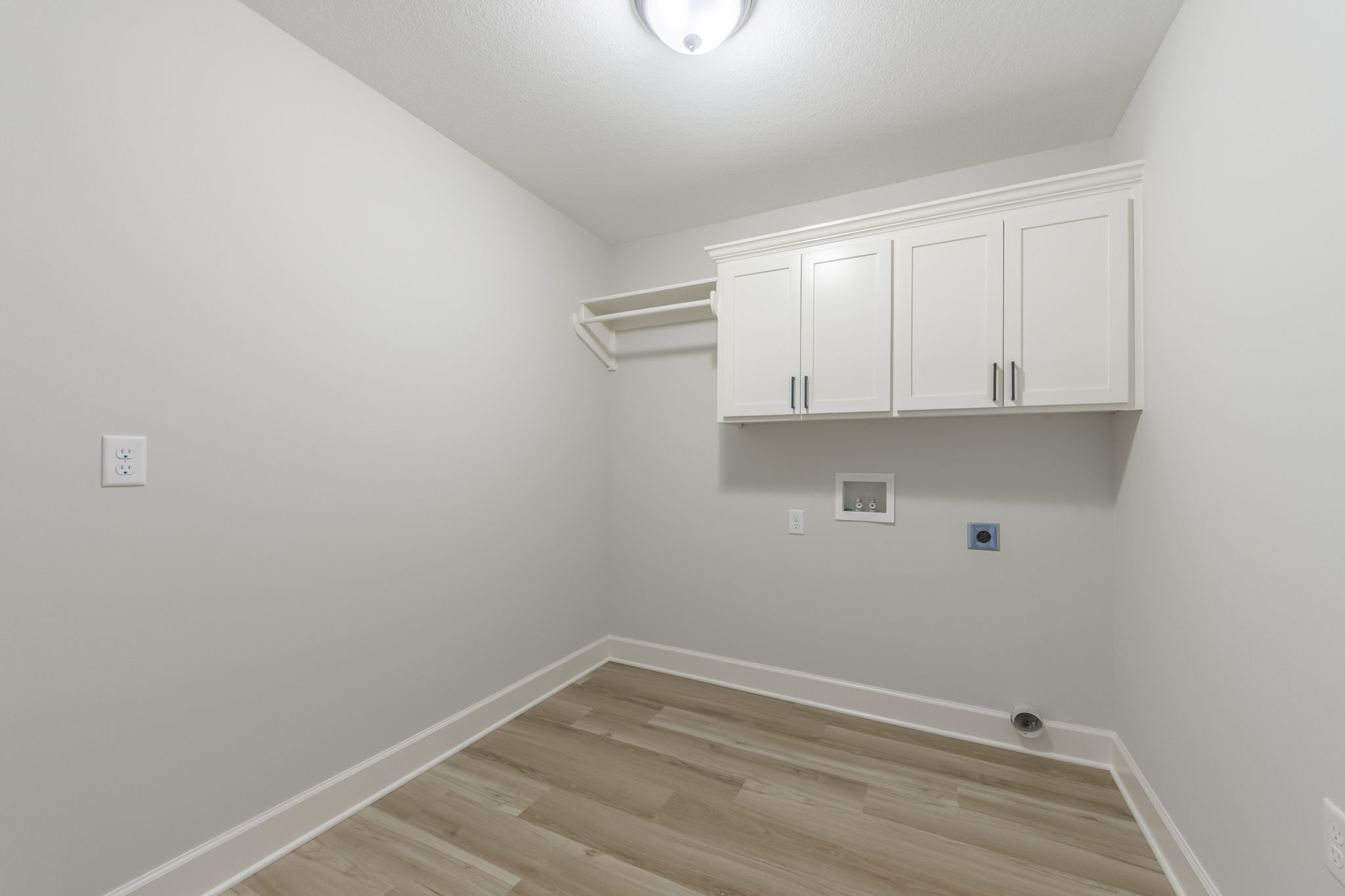 992 Sicklebar Dr-37