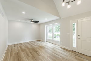 992 Sicklebar Dr-13