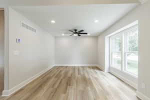 992 Sicklebar Dr-15