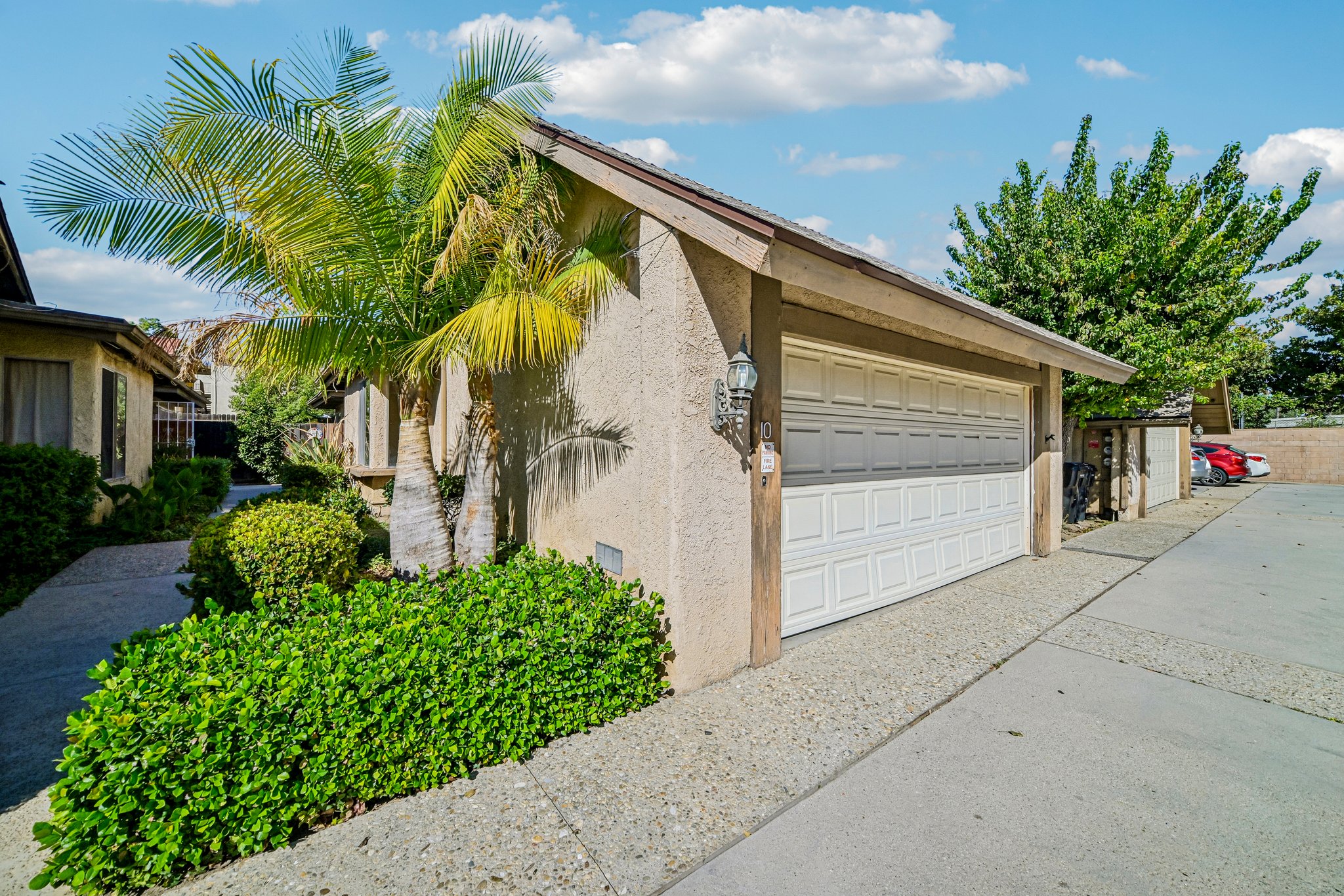 Owensmouth Ave 10-S3009-003.jpg