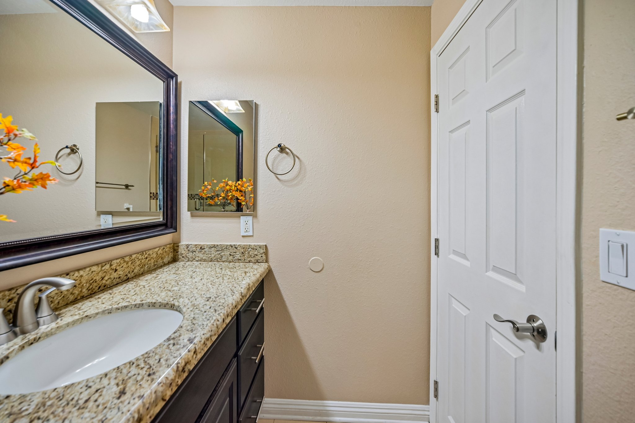 Owensmouth Ave 10-S3009-021.jpg