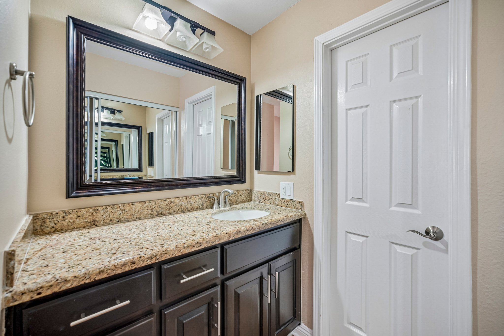 Owensmouth Ave 10-S3009-031.jpg