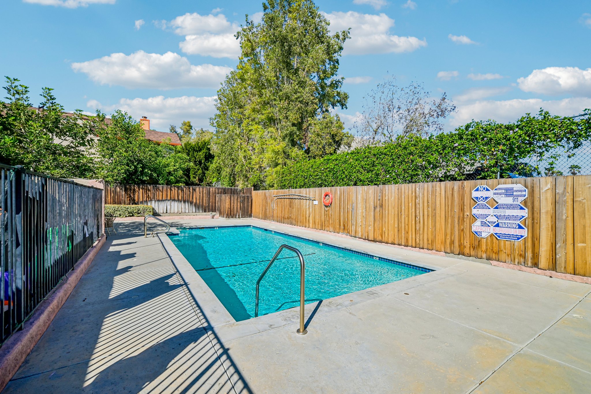 Owensmouth Ave 10-S3009-041.jpg
