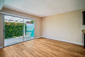 Owensmouth Ave 10-S3009-009.jpg