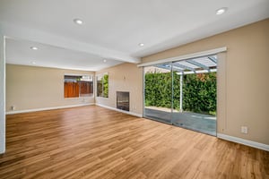 Owensmouth Ave 10-S3009-010.jpg