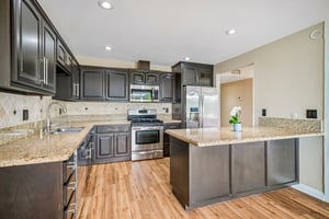 Owensmouth Ave 10-S3009-011.jpg